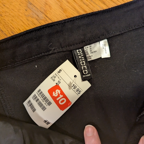 Divided (H&M) black moto-style miniskirt with pockets size 10 - Picture 2 of 3